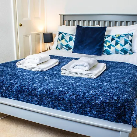 3 Bed House, 10 Minute Walk To City Centre - Perfect For Families And Contractors - Long Rates York