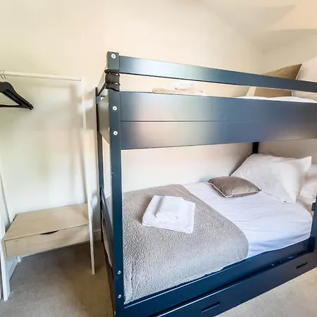 3 Bed House, 10 Minute Walk To City Centre - Perfect For Families And Contractors - Long Rates York