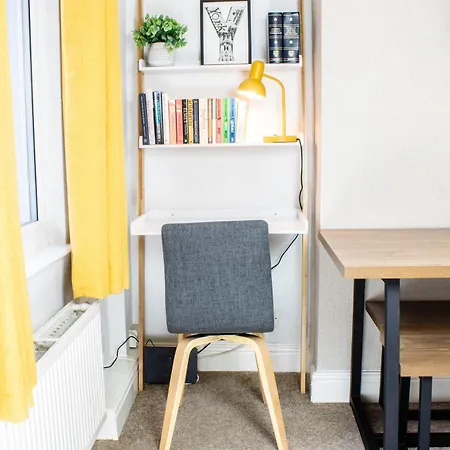 Hébergement de vacances 3 Bed House, 10 Minute Walk To City Centre - Perfect For Families And Contractors - Long Rates York