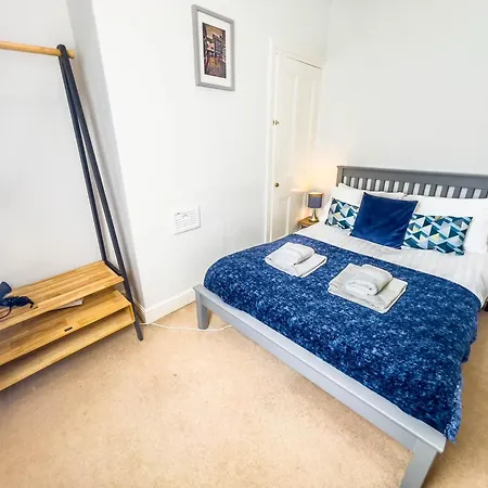 3 Bed House, 10 Minute Walk To City Centre - Perfect For Families And Contractors - Long Rates York